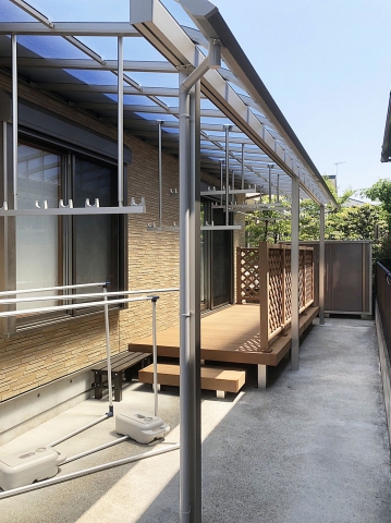 YKKAPテラス屋根（洗濯干し用）と人工木製ウッドデッキ取付工事（神奈川県 大和市 M様邸）